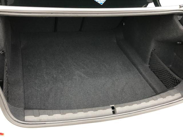 ３シリーズ ３２０ｉ　Ｍスポーツ　ファストトラックＰＫＧ　　Ｍブレーキ　　１９ＡＷ　電動トランク　ＡＣＣ　電動シートＨ　アンビエント　リアフィルム　前後ＰＤＣ　バックカメラ　ミラー警告　ワイヤレス充電　弊社下取り車　ワンオーナー禁煙車（15枚目）