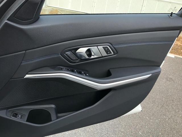 ３シリーズ ３２０ｉ　Ｍスポーツ　ファストトラックＰＫＧ　　Ｍブレーキ　　１９ＡＷ　電動トランク　ＡＣＣ　電動シートＨ　アンビエント　リアフィルム　前後ＰＤＣ　バックカメラ　ミラー警告　ワイヤレス充電　弊社下取り車　ワンオーナー禁煙車（19枚目）