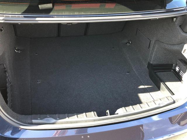 ３シリーズ ３２０ｉラグジュアリー　ＡＣＣ　黒革　電動シートＨ　ウッドＰ　アンビエント　リアＰＤＣ　バックカメラ　車線逸脱　追突警告　純正ナビ　コンフォートＡ　キセノンヘッドライト　１７ＡＷ　弊社下取り車　ワンオーナー　禁煙車（16枚目）