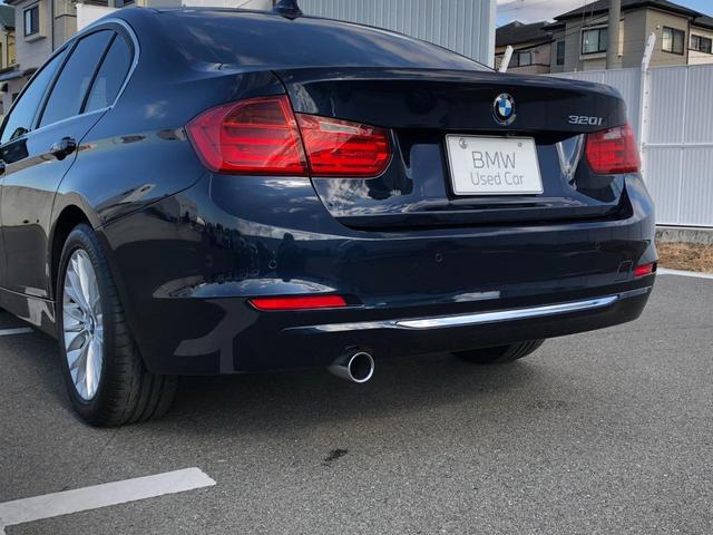 ３シリーズ ３２０ｉラグジュアリー　ＡＣＣ　黒革　電動シートＨ　ウッドＰ　アンビエント　リアＰＤＣ　バックカメラ　車線逸脱　追突警告　純正ナビ　コンフォートＡ　キセノンヘッドライト　１７ＡＷ　弊社下取り車　ワンオーナー　禁煙車（37枚目）