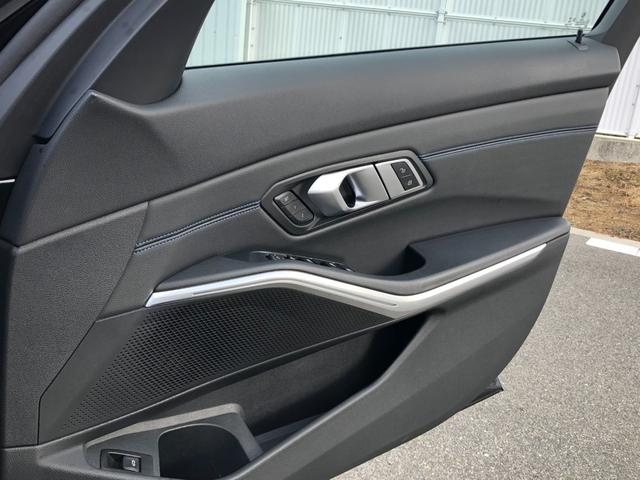 ３シリーズ ３２０ｉ　Ｍスポーツ　ＡＣＣ　電動シートヒーター　全周囲　　１９ＡＷ　　アンビエント　ワイヤレス充電　アルミパネル　ＬＥＤ　コンフォートＡ　前後ＰＤＣ　ミラー警告　リアフィルム　　弊社下取り車　ワンオーナー　禁煙車（21枚目）