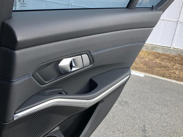 ３シリーズ ３２０ｉ　Ｍスポーツ　ＡＣＣ　電動シートヒーター　全周囲　　１９ＡＷ　　アンビエント　ワイヤレス充電　アルミパネル　ＬＥＤ　コンフォートＡ　前後ＰＤＣ　ミラー警告　リアフィルム　　弊社下取り車　ワンオーナー　禁煙車（22枚目）