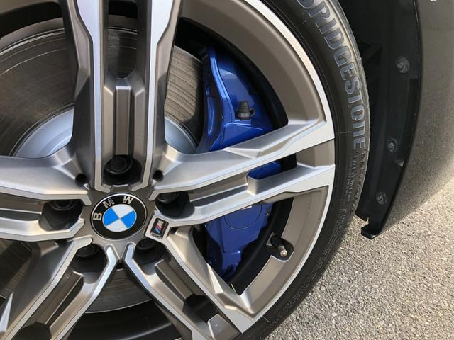 1シリーズ M135i xDrive 2年保証付Mブレーキ ACC 電動シートH 電動ゲート アンビエント ワイヤレス充電 リアスポイラー リアフィルム 前後PDC バックカメラ 18AW 弊社下取り車 禁煙車 認定中古車(12枚目)