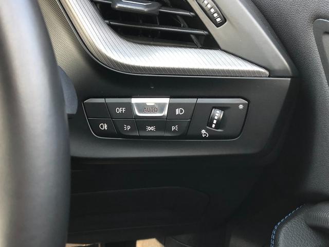 1シリーズ M135i xDrive 2年保証付Mブレーキ ACC 電動シートH 電動ゲート アンビエント ワイヤレス充電 リアスポイラー リアフィルム 前後PDC バックカメラ 18AW 弊社下取り車 禁煙車 認定中古車(52枚目)
