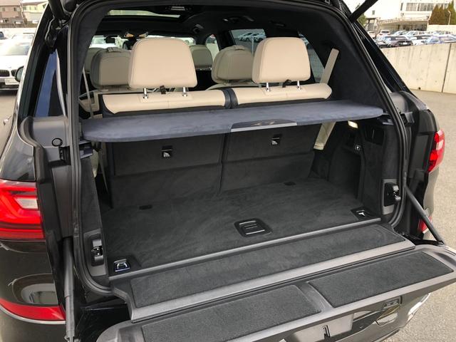 �׎��̑傫���́A����g���͂������̂��ƁA���s��A�ȂȂǂ̉ו��������ړ��ł����Ă��s�ւ������邱�Ƃ͏��Ȃ��ł��傤�B�����V�[�g�o�b�N���X�g���|���邱�Ƃ��ł��܂��B