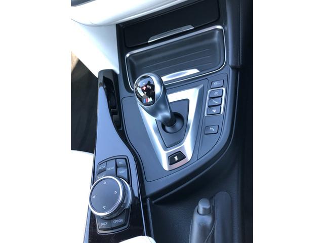 Ｍ４ Ｍ４クーペ　ＨＵＤ　白革　Ｍブレーキ　ハーマンＫ　カーボンＲ　　地デジ　ＢＫグリル　　電動シートヒーター　クルコン　ＣＤ／ＤＶＤ　　１９ＡＷ　ＬＥＤ　コンフォートＡ　アンビエント　弊社下取り車　禁煙車（32枚目）