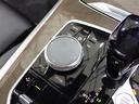 iドライブコントロール。手元で車の機能を直感的に操作できます。