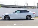 ３シリーズ ３３０ｅ　Ｍスポーツ　黒革　ＡＣＣ　電動トランク　Ｍブレーキ　レンタカーアップ　禁煙車　タッチナビ　携帯ワイヤレス充電　電動シート　シートヒーター　ウッドパネル　アンビエントライト　アダプティブＬＥＤ　コンフォートアクセス（6枚目）