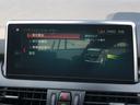 ２１８ｉアクティブツアラー　ラグジュアリー　認定中古車　ＨＵＤ　白革　ＡＣＣ　電動シートＨ　電動ゲート　弊社下取り車　禁煙車　タッチナビ　１６インチＡＷ　ＣＤスロット　ウッドＰ　アンビエント　ＬＥＤ　コンフォートＡ　リアカメラ　前後ＰＤＣ（36枚目）