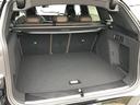 荷室の大きさは、日常使いはもちろんのこと、旅行や帰省などの荷物が多い移動であっても不便を感じることは少ないでしょう。リヤシートバックレストも可倒することができます。