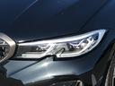 レーザーライトはハイビームで走行時に車速が約70km/hを超えると、既に点灯しているLEDハイビーム・ヘッドライトに加え、自動的に点灯、LEDライトの約2倍に相当する最大600mまで照らします。