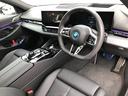 『運転』に対するBMWのこだわりはメーターパネルにも表れております。視野性の良いメーターパネルは疲労感の軽減と、運転の楽しさをもたらしてくれます。