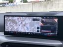 eDrive 40 Mスポーツ 2年保証付 後期 Mブレーキ 黒革 HUD カーブドD リアスポイラー ACC 電動シートヒーター 電動トランク アンビエント 全周囲 18AW ワイヤレス充電 弊社デモカー 禁煙車 認定中古車(34枚目)