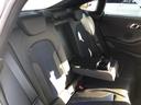 後席も使用感はさほど感じず、運転席・助手席同様に清潔感があります。後席シートもしっかりと作り込まれていますので、座り心地も悪くありません。是非、実車にてご確認下さい。