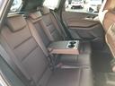後席も使用感はさほど感じず、運転席・助手席同様に清潔感があります。後席シートもしっかりと作り込まれていますので、座り心地も悪くありません。是非、実車にてご確認下さい。