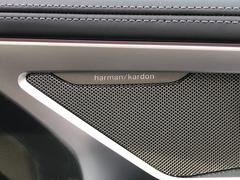 ハーマンカードンのカースピーカーは良質な音を届けると同時に、その先にある車内空間における上質な“音楽体験”も提供している。 5