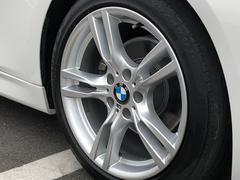 ＢＭＷ純正１８インチＭアロイ　スタースポーク４００ホイール。洗練されたデザインで、足元の個性を引き立てます。 5