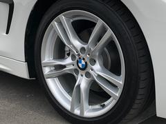 ＢＭＷ純正１８インチホイール。洗練されたデザインで、足元の個性を引き立てます。 5