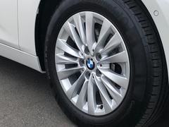 ＢＭＷ純正１６インチホイール。洗練されたデザインで、足元の個性を引き立てます。 5