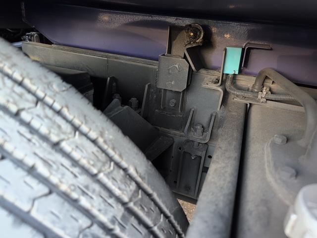 エルフトラック 　塵芥車　パッカー車　３トン積載！５．１リューベ　回転式　ダンプ　ディーゼルターボ！　全長５３０　幅１８９　６ＭＴ！　三方開き！塵芥車　パッカー車　５．１リューベ　回転式　ダンプ（35枚目）