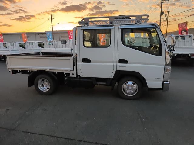 キャンター Ｗキャブ全低床　２トン積載！　Ｗキャブ！　トラック　低床！　ディーゼルターボ！　全長４６９０　幅１６９０　荷台寸法２１００　１６００　６ＡＴ！　三方開き！（3枚目）