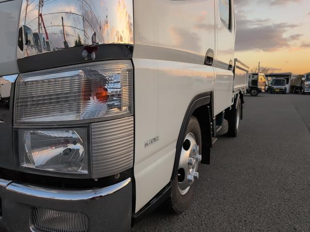 キャンター Ｗキャブ全低床　２トン積載！　Ｗキャブ！　トラック　低床！　ディーゼルターボ！　全長４６９０　幅１６９０　荷台寸法２１００　１６００　６ＡＴ！　三方開き！（26枚目）