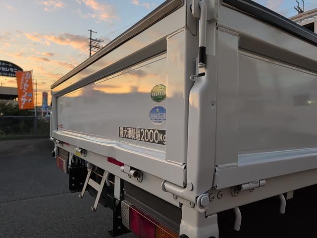 キャンター Ｗキャブ全低床　２トン積載！　Ｗキャブ！　トラック　低床！　ディーゼルターボ！　全長４６９０　幅１６９０　荷台寸法２１００　１６００　６ＡＴ！　三方開き！（29枚目）