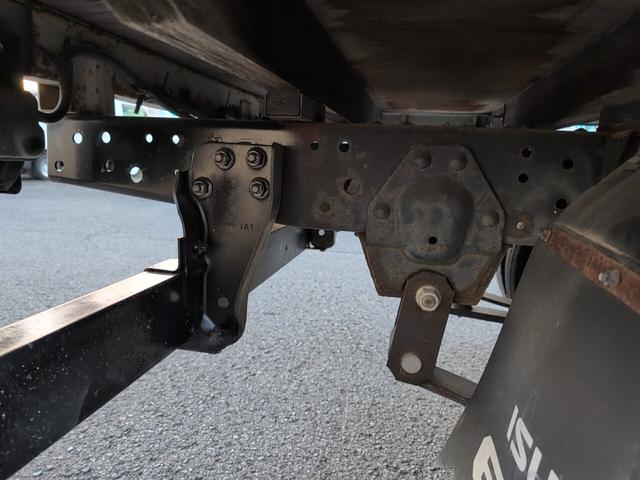 エルフトラック フルフラットロー 車検付き!2トン積載! 低床! ディーゼルターボ!トラック! 全長4690 幅1690 荷台寸法3100 1600 5MT! 三方開き!(33枚目)