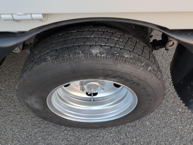 アトラストラック 　２トン積載！　低床！　ディーゼルターボ！　全長４６９０　幅１６９０　荷台寸法３１００　１６００　６ＡＴ！　三方開き！　トラック（36枚目）