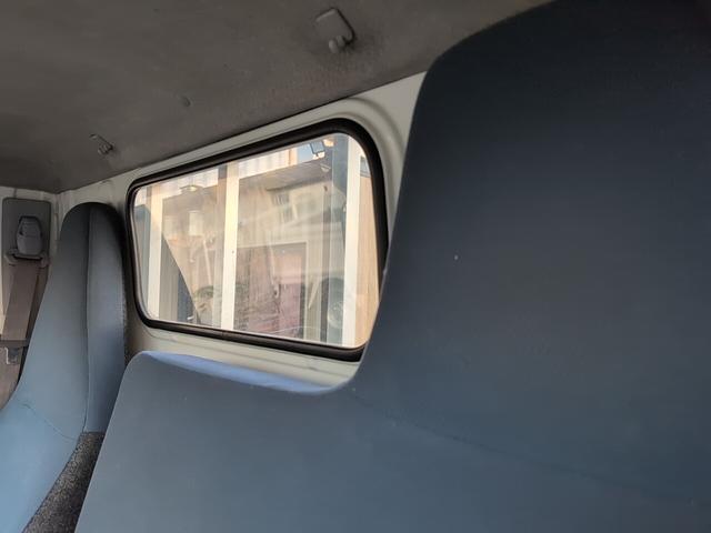 アトラストラック 　２トン積載！　低床！　ディーゼルターボ！　全長４６９０　幅１６９０　荷台寸法３１００　１６００　６ＡＴ！　三方開き！　トラック（46枚目）