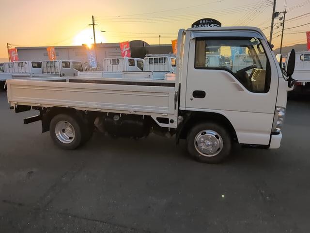 エルフトラック フラットロー　２トン積載！　低床！　ディーゼルターボ！　トラック１　全長４６９０　幅１６９０　荷台寸法３１００　１６００　５ＭＴ！　三方開き！（3枚目）