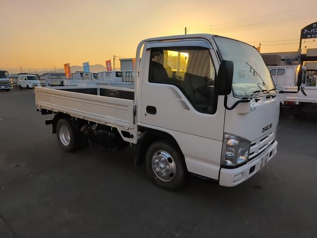 エルフトラック フラットロー　２トン積載！　低床！　ディーゼルターボ！　トラック１　全長４６９０　幅１６９０　荷台寸法３１００　１６００　５ＭＴ！　三方開き！（5枚目）