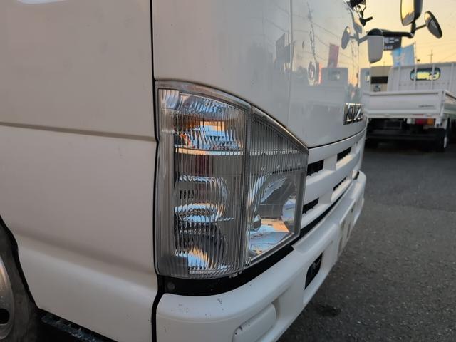 エルフトラック フラットロー　２トン積載！　低床！　ディーゼルターボ！　トラック１　全長４６９０　幅１６９０　荷台寸法３１００　１６００　５ＭＴ！　三方開き！（22枚目）