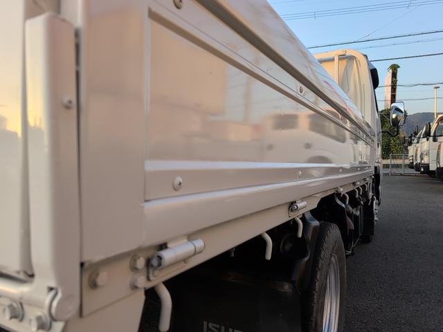 エルフトラック フラットロー　２トン積載！　低床！　ディーゼルターボ！　トラック１　全長４６９０　幅１６９０　荷台寸法３１００　１６００　５ＭＴ！　三方開き！（30枚目）