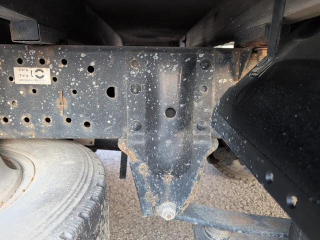 エルフトラック フラットロー　２トン積載！　低床！　ディーゼルターボ！　トラック１　全長４６９０　幅１６９０　荷台寸法３１００　１６００　５ＭＴ！　三方開き！（35枚目）