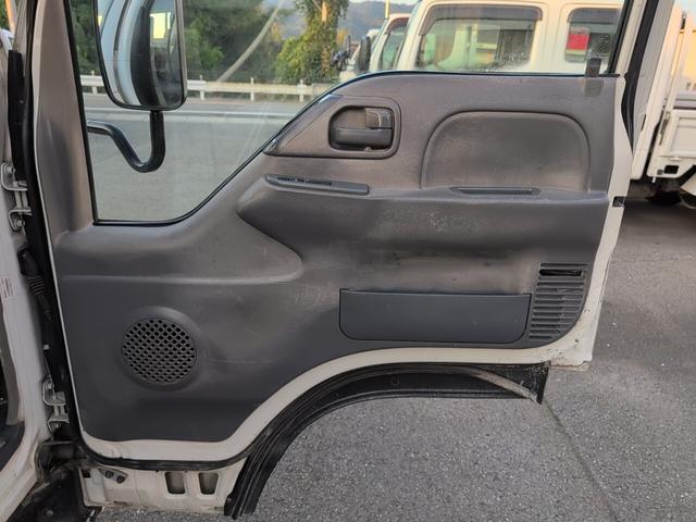 エルフトラック フラットロー　２トン積載！　低床！　ディーゼルターボ！　トラック１　全長４６９０　幅１６９０　荷台寸法３１００　１６００　５ＭＴ！　三方開き！（48枚目）