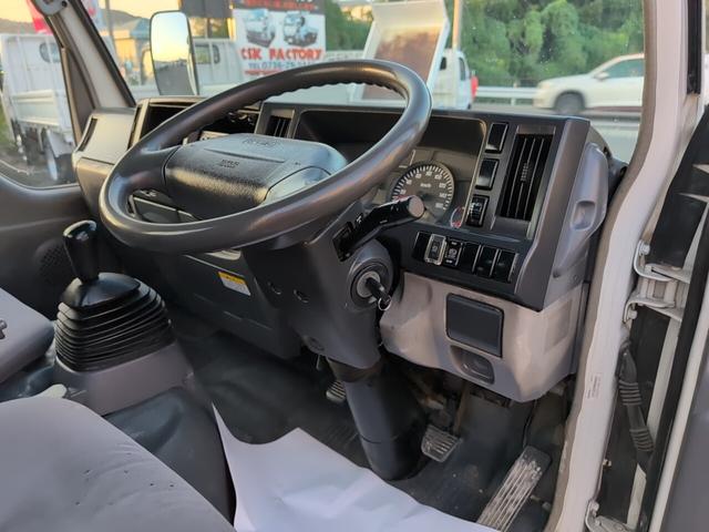 エルフトラック フラットロー　２トン積載！　低床！　ディーゼルターボ！　トラック１　全長４６９０　幅１６９０　荷台寸法３１００　１６００　５ＭＴ！　三方開き！（49枚目）