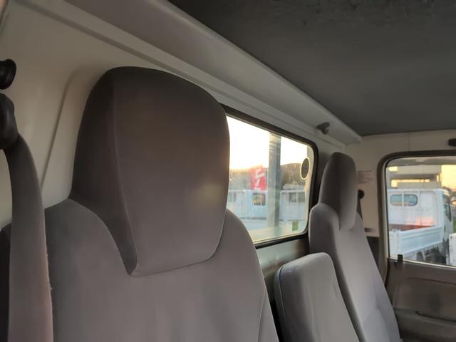 エルフトラック フラットロー　２トン積載！　低床！　ディーゼルターボ！　トラック１　全長４６９０　幅１６９０　荷台寸法３１００　１６００　５ＭＴ！　三方開き！（54枚目）