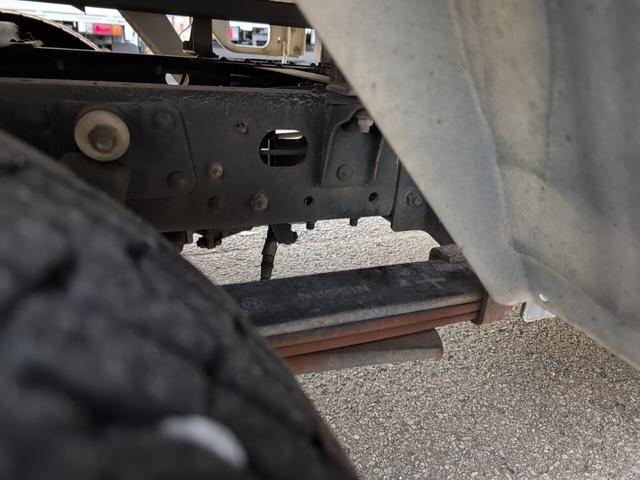 アトラストラック ＷキャブショートフルスーパーローＤＸ　４ＷＤ　１１５０キロ積載！　低床！　ディーゼルターボ！　全長４５７０　幅１６９０　荷台寸法２０００　１６００　５ＭＴ！　三方開き！（33枚目）