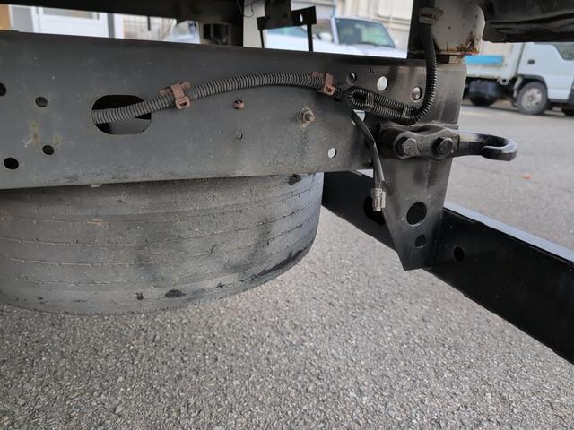 アトラストラック ＷキャブショートフルスーパーローＤＸ　４ＷＤ　１１５０キロ積載！　低床！　ディーゼルターボ！　全長４５７０　幅１６９０　荷台寸法２０００　１６００　５ＭＴ！　三方開き！（34枚目）