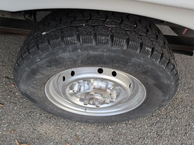 アトラストラック ＷキャブショートフルスーパーローＤＸ　４ＷＤ　１１５０キロ積載！　低床！　ディーゼルターボ！　全長４５７０　幅１６９０　荷台寸法２０００　１６００　５ＭＴ！　三方開き！（37枚目）