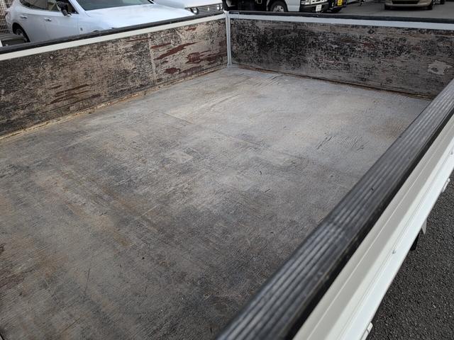 アトラストラック ＷキャブショートフルスーパーローＤＸ　４ＷＤ　１１５０キロ積載！　低床！　ディーゼルターボ！　全長４５７０　幅１６９０　荷台寸法２０００　１６００　５ＭＴ！　三方開き！（39枚目）