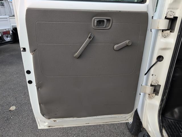 アトラストラック ＷキャブショートフルスーパーローＤＸ　４ＷＤ　１１５０キロ積載！　低床！　ディーゼルターボ！　全長４５７０　幅１６９０　荷台寸法２０００　１６００　５ＭＴ！　三方開き！（41枚目）