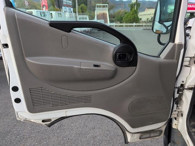 アトラストラック ＷキャブショートフルスーパーローＤＸ　４ＷＤ　１１５０キロ積載！　低床！　ディーゼルターボ！　全長４５７０　幅１６９０　荷台寸法２０００　１６００　５ＭＴ！　三方開き！（48枚目）