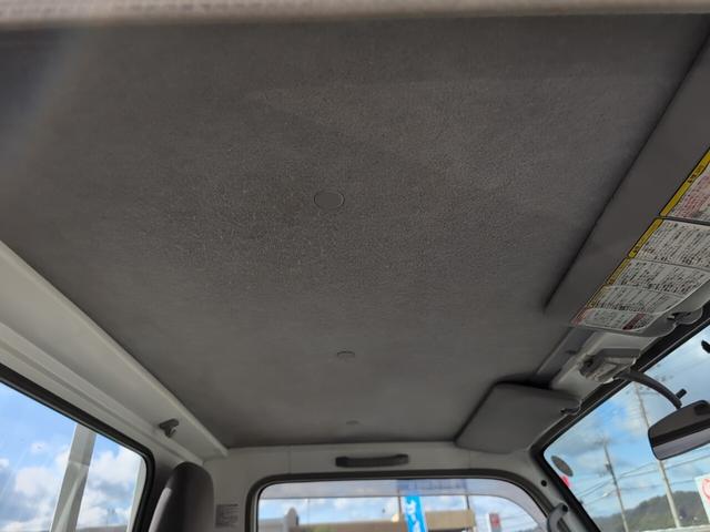 タイタントラック フルワイドロー　イスズＯＥＭ！１．５トン積載！　低床！　ディーゼルターボ！　全長４６９０　幅１６９０　荷台寸法３１００　１６００　５ＭＴ！　三方開き！（53枚目）