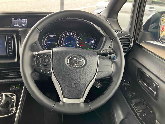 ヴォクシー ハイブリッドＺＳ　煌ＩＩＩ　ドライブレコーダー　ＥＴＣ　バックカメラ　ナビ　クリアランスソナー　オートクルーズコントロール　レーンアシスト　衝突被害軽減システム　両側電動スライドドア　オートマチックハイビーム　オートライト（3枚目）