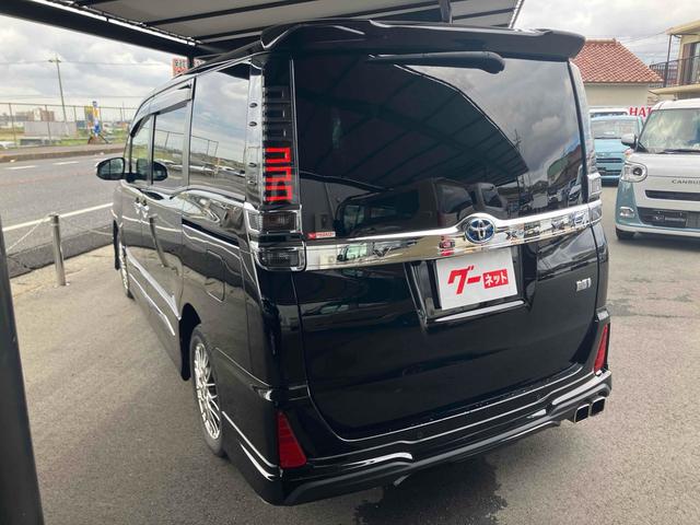 ヴォクシー ハイブリッドＺＳ　煌ＩＩＩ　ドライブレコーダー　ＥＴＣ　バックカメラ　ナビ　クリアランスソナー　オートクルーズコントロール　レーンアシスト　衝突被害軽減システム　両側電動スライドドア　オートマチックハイビーム　オートライト（17枚目）