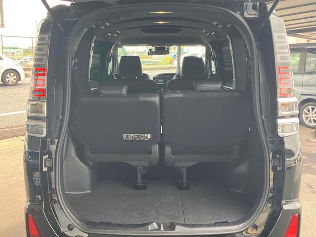 ヴォクシー ハイブリッドＺＳ　煌ＩＩＩ　ドライブレコーダー　ＥＴＣ　バックカメラ　ナビ　クリアランスソナー　オートクルーズコントロール　レーンアシスト　衝突被害軽減システム　両側電動スライドドア　オートマチックハイビーム　オートライト（18枚目）