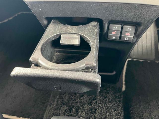 ヴォクシー ハイブリッドＺＳ　煌ＩＩＩ　ドライブレコーダー　ＥＴＣ　バックカメラ　ナビ　クリアランスソナー　オートクルーズコントロール　レーンアシスト　衝突被害軽減システム　両側電動スライドドア　オートマチックハイビーム　オートライト（54枚目）