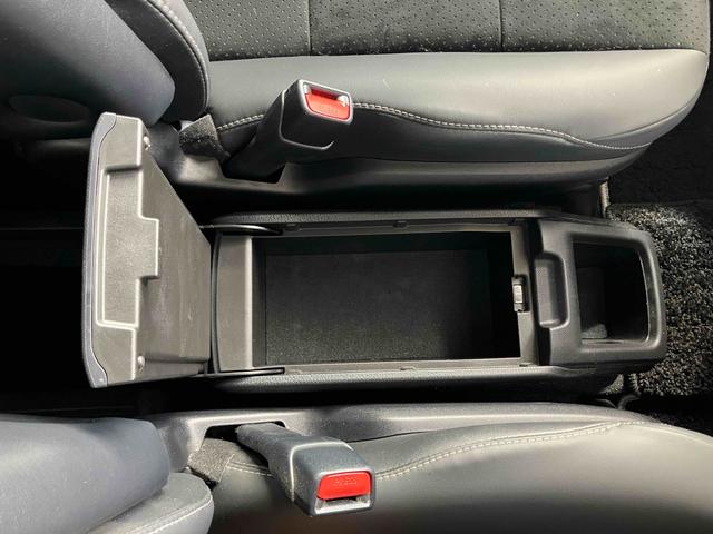 ヴォクシー ハイブリッドＺＳ　煌ＩＩＩ　ドライブレコーダー　ＥＴＣ　バックカメラ　ナビ　クリアランスソナー　オートクルーズコントロール　レーンアシスト　衝突被害軽減システム　両側電動スライドドア　オートマチックハイビーム　オートライト（56枚目）